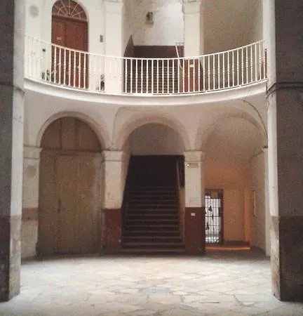 아파트 Comfort As Usual 바리